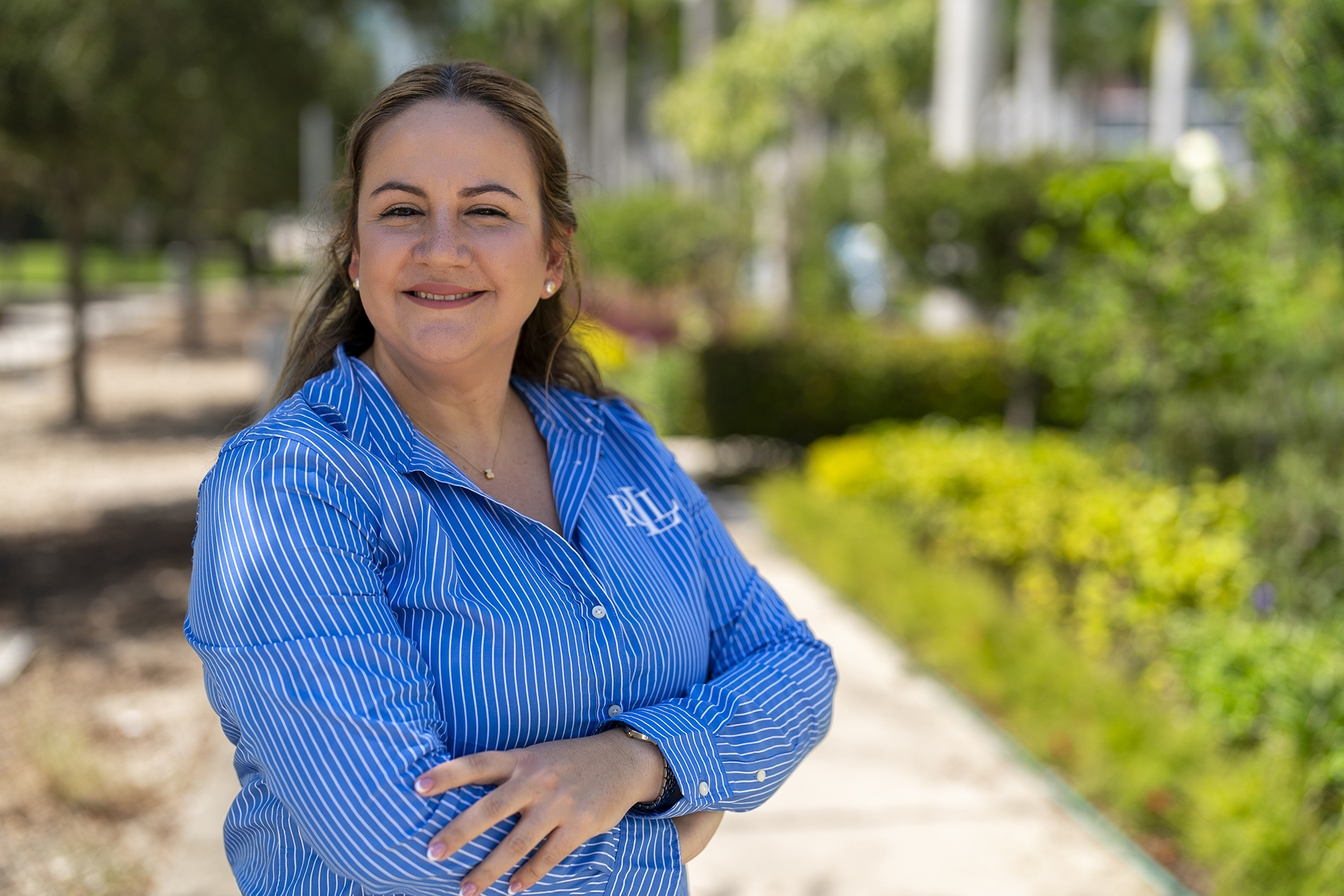 Discreet Orthodontics with Dr. Gabriela Gil – Invisalign Specialist